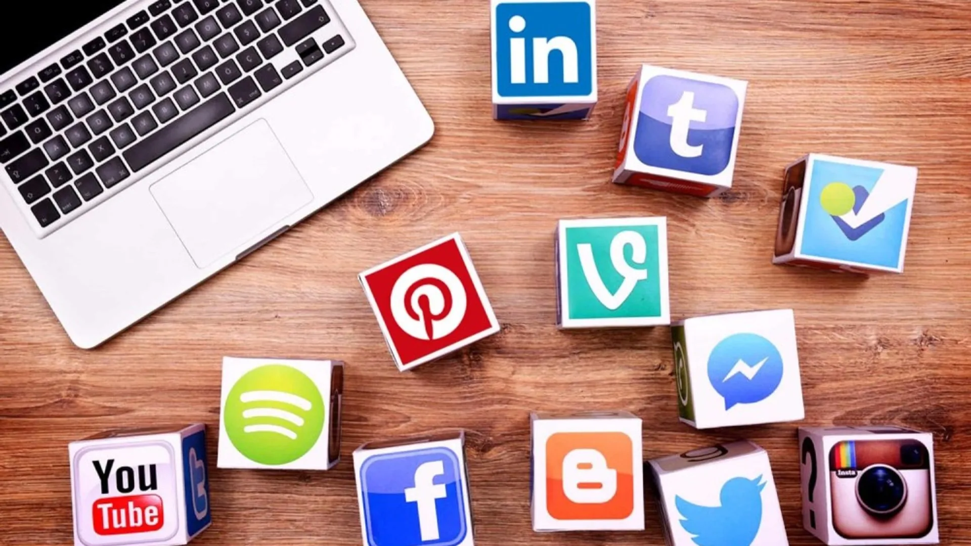 Hình ảnh đại diện cho quy tắc cộng đồng luck8882, thể hiện sự hợp tác và an toàn